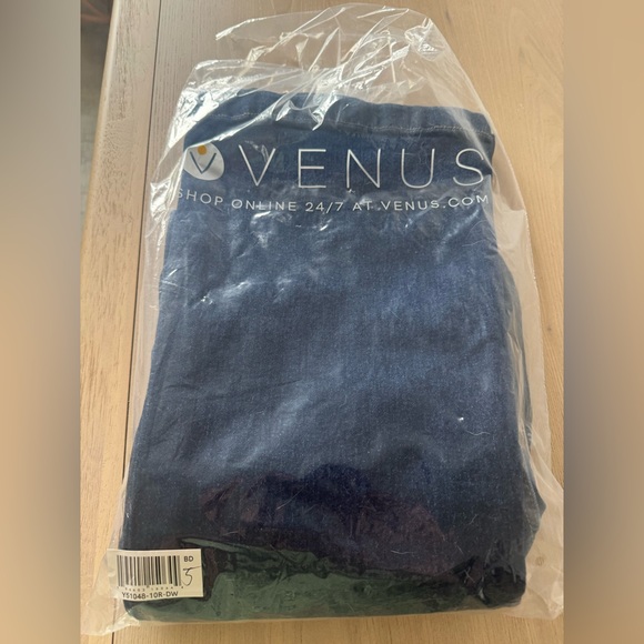 VENUS Halle Dark Blue Bootcut Jeans / Size 10R NWT - Picture 11 of 12
